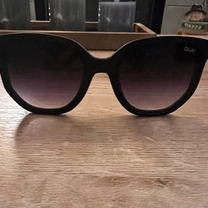 Quay sunglasses like new